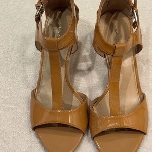 Via Spiga T-Strap / Zip Back Kitten Heel